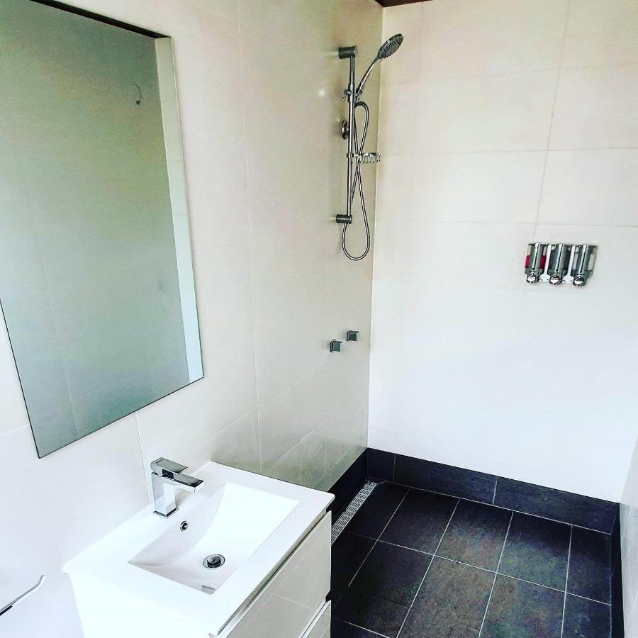 The Young Street Hotel Carrington 외부 사진