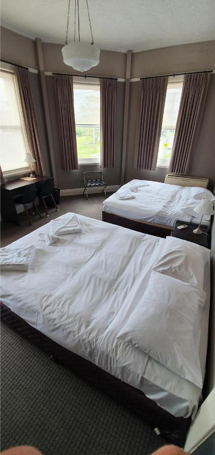 The Young Street Hotel Carrington 외부 사진